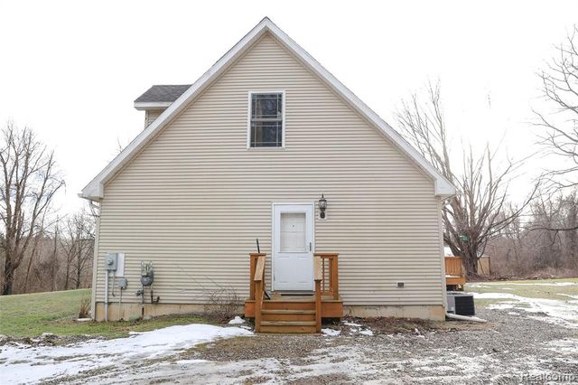 2755 Curtis Road, Leonard, MI 48367