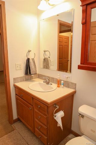 2755 Curtis Road, Leonard, MI 48367