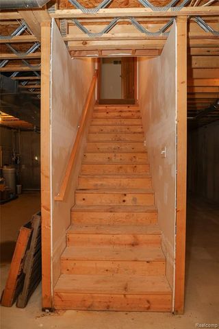 2755 Curtis Road, Leonard, MI 48367