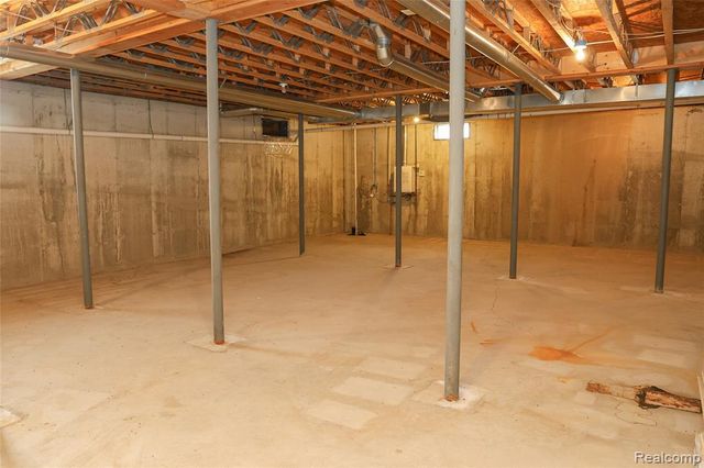 2755 Curtis Road, Leonard, MI 48367