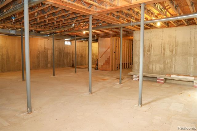 2755 Curtis Road, Leonard, MI 48367