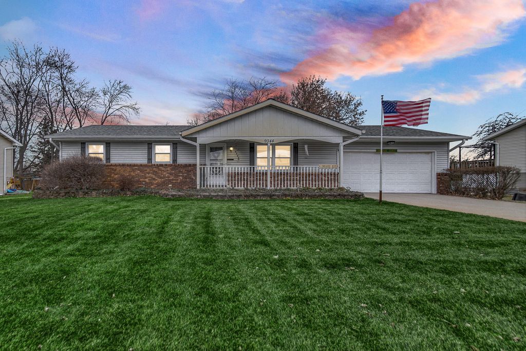 9344 Buchanan Street, Crown Point, IN 46307