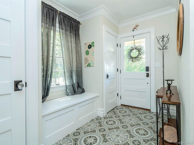 73 Lafayette Avenue, Sea Cliff, NY 11579