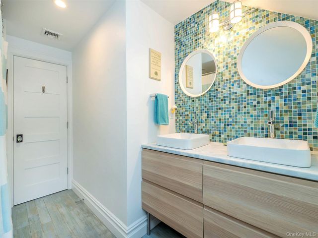 73 Lafayette Avenue, Sea Cliff, NY 11579