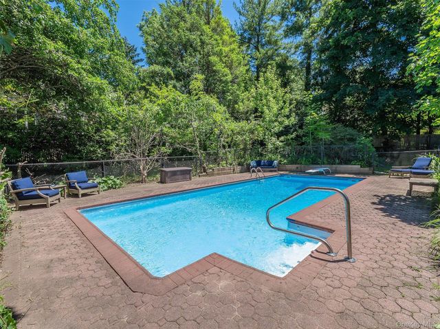 73 Lafayette Avenue, Sea Cliff, NY 11579