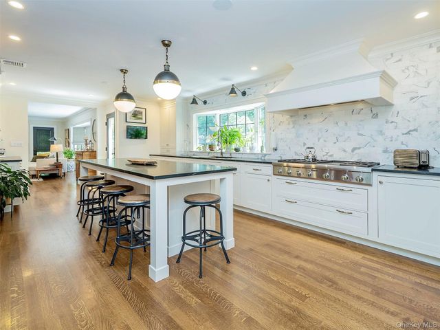 73 Lafayette Avenue, Sea Cliff, NY 11579