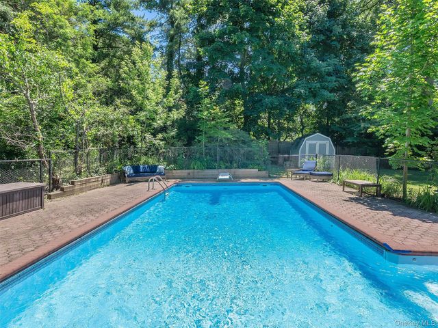 73 Lafayette Avenue, Sea Cliff, NY 11579