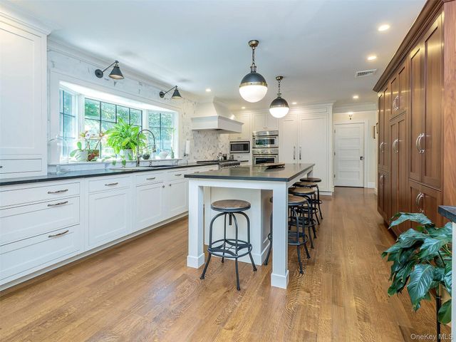73 Lafayette Avenue, Sea Cliff, NY 11579