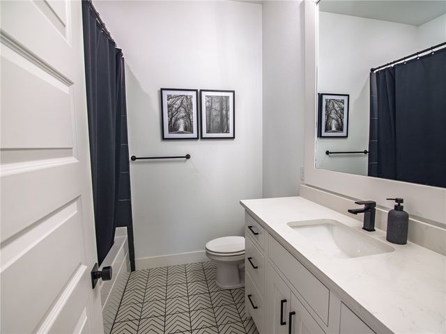 6875 Garden Trail Avenue, Springdale, AR 72762