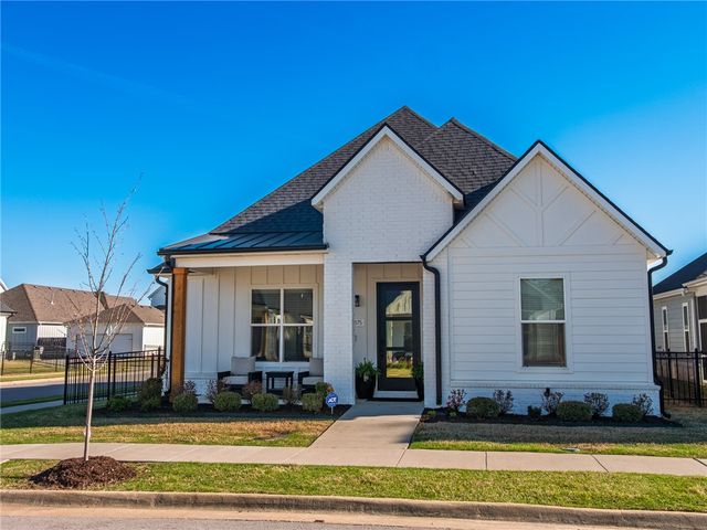 6875 Garden Trail Avenue, Springdale, AR 72762