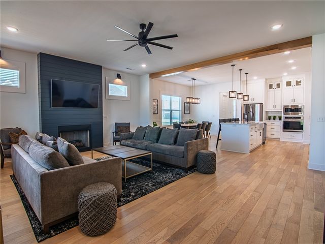 6875 Garden Trail Avenue, Springdale, AR 72762