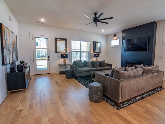 6875 Garden Trail Avenue, Springdale, AR 72762