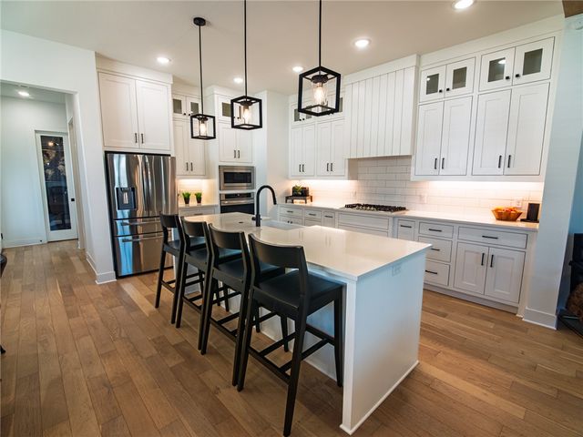 6875 Garden Trail Avenue, Springdale, AR 72762