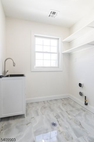 57 Berlant Ave, Linden City, NJ 07036