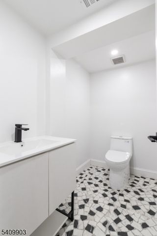 57 Berlant Ave, Linden City, NJ 07036