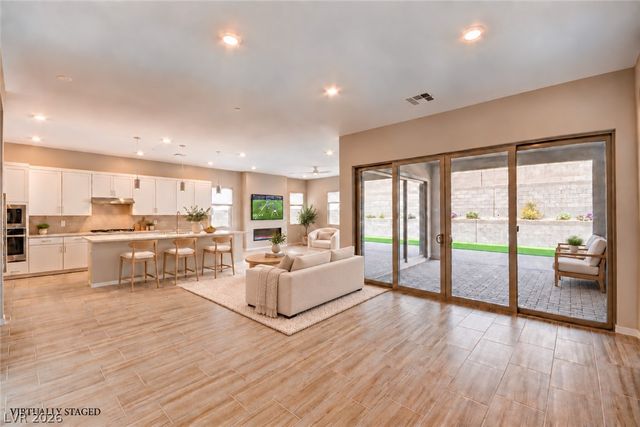199 Bella Noche Street, Las Vegas, NV 89138