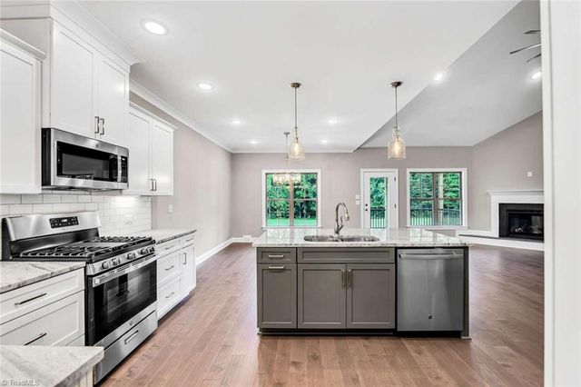 7008 Westfield Village Circle S, Summerfield, NC 27358