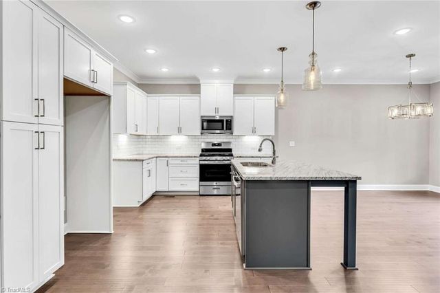 7008 Westfield Village Circle S, Summerfield, NC 27358