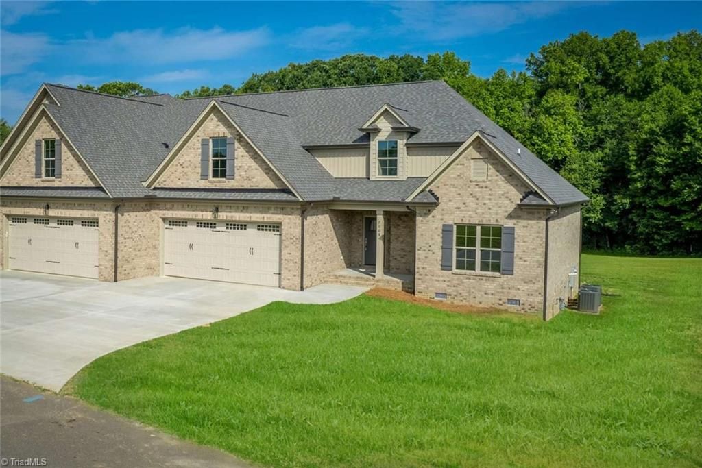7008 Westfield Village Circle S, Summerfield, NC 27358