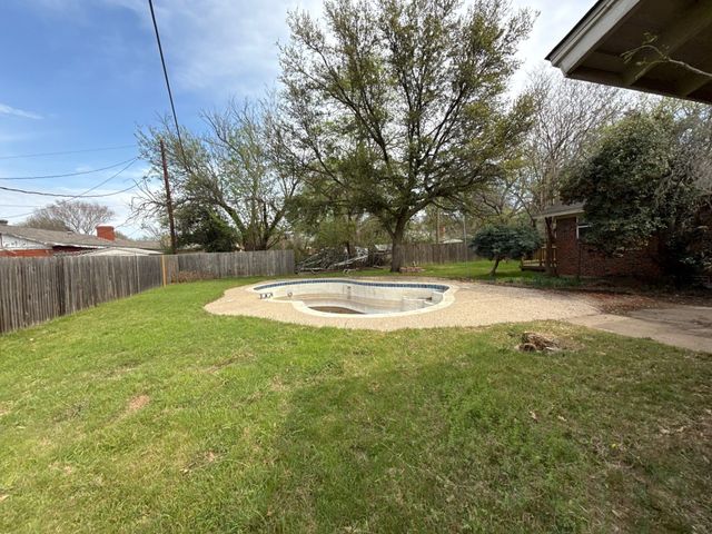 4724 Mackey Drive, North Richland Hills, TX 76180
