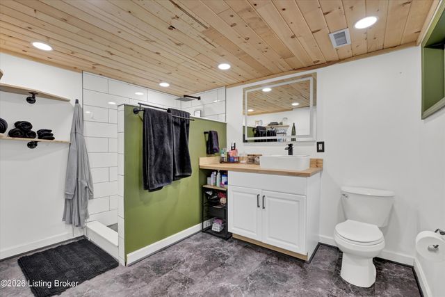 5917 Bay Pine Dr, Louisville, KY 40219