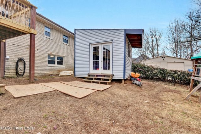 5917 Bay Pine Dr, Louisville, KY 40219