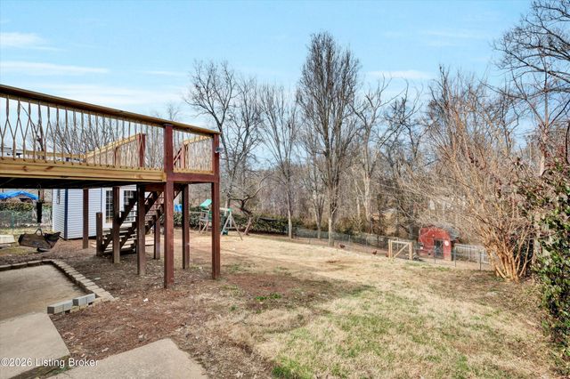 5917 Bay Pine Dr, Louisville, KY 40219