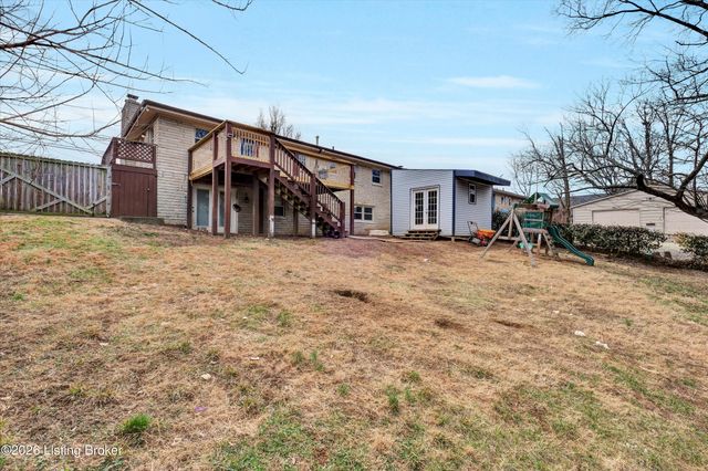 5917 Bay Pine Dr, Louisville, KY 40219