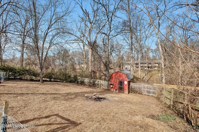 5917 Bay Pine Dr, Louisville, KY 40219