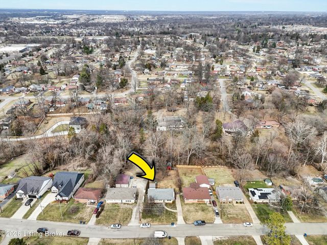 5917 Bay Pine Dr, Louisville, KY 40219