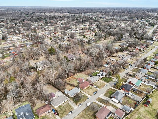 5917 Bay Pine Dr, Louisville, KY 40219