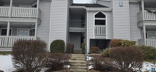 90 Crown Knoll Court APT 136, Groton, CT 06340