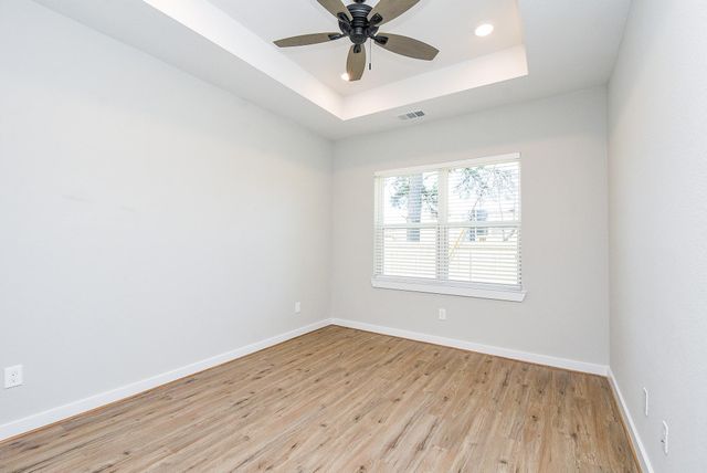 10317 Lake Road 10C, Houston, TX 77070