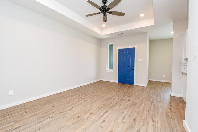 10317 Lake Road 10C, Houston, TX 77070