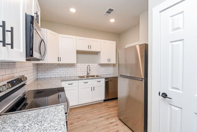 10317 Lake Road 10C, Houston, TX 77070
