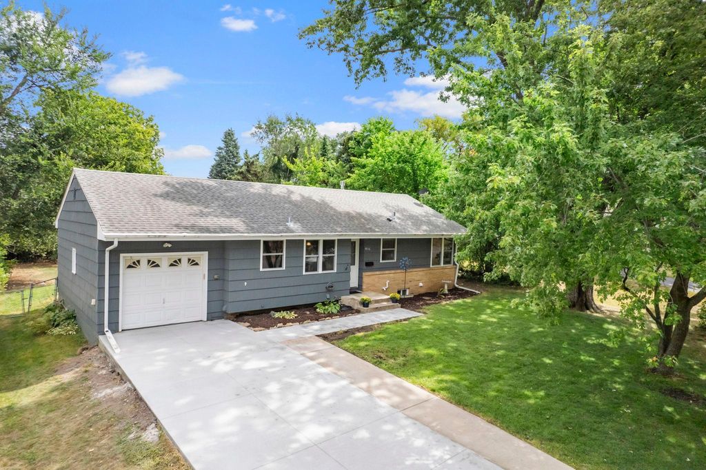 4016 Idaho Avenue N, Crystal, MN 55427 — exterior