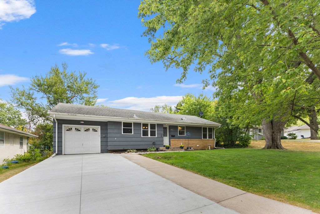4016 Idaho Avenue N, Crystal, MN 55427 — photo 2