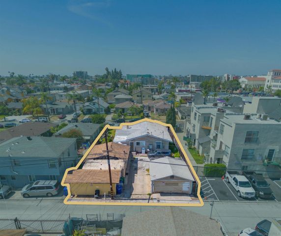 4263 Chamoune, San Diego, CA 92115