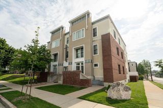 2904 N Cambridge AVENUE #302, Milwaukee, WI 53211