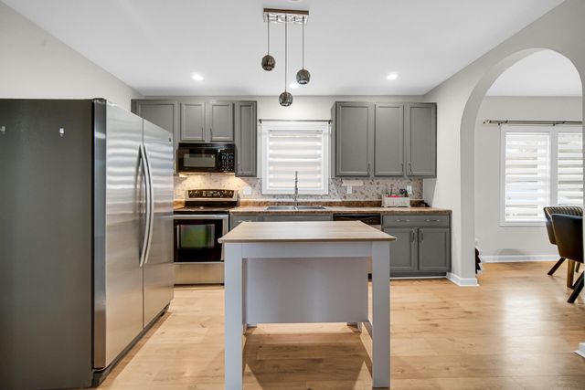 7600 W 140th Place, Cedar Lake, IN 46303