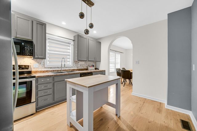 7600 W 140th Place, Cedar Lake, IN 46303