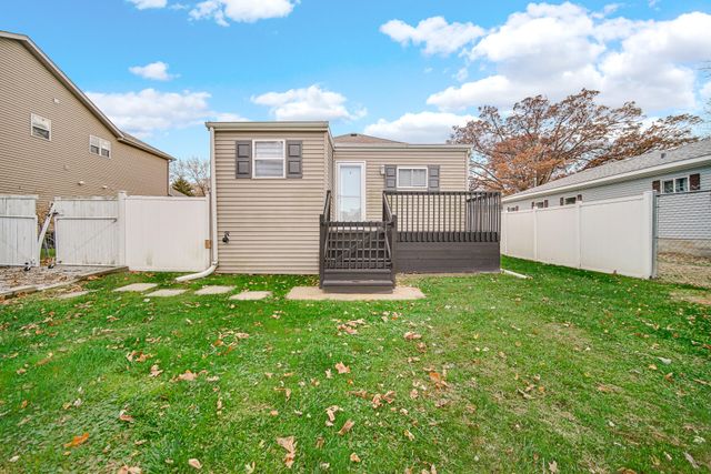 7600 W 140th Place, Cedar Lake, IN 46303