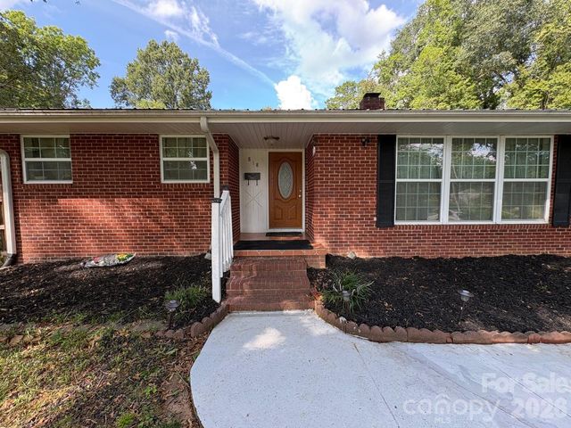 818 Hillcrest Avenue, Gastonia, NC 28052