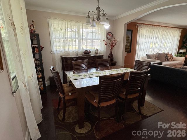 818 Hillcrest Avenue, Gastonia, NC 28052