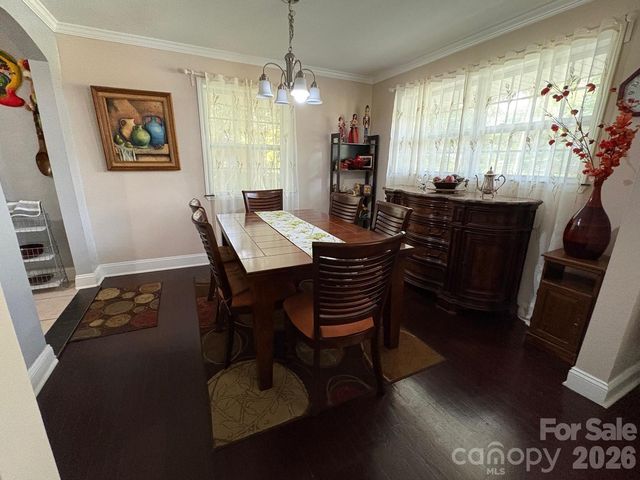 818 Hillcrest Avenue, Gastonia, NC 28052