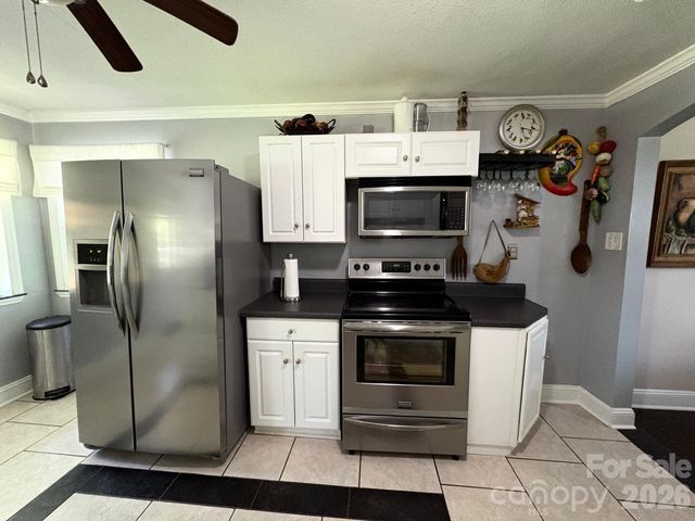 818 Hillcrest Avenue, Gastonia, NC 28052