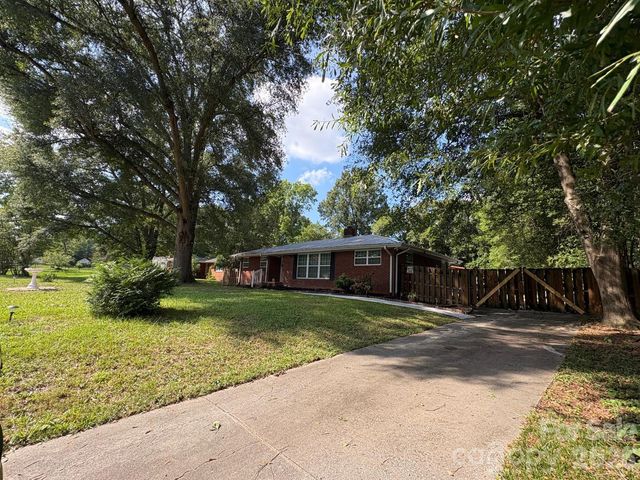 818 Hillcrest Avenue, Gastonia, NC 28052