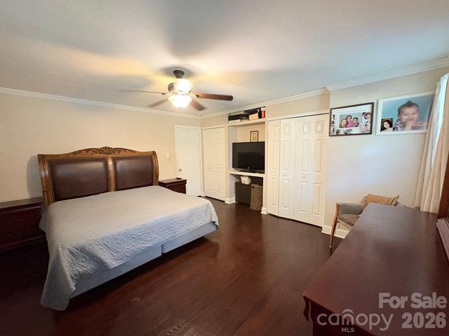 818 Hillcrest Avenue, Gastonia, NC 28052