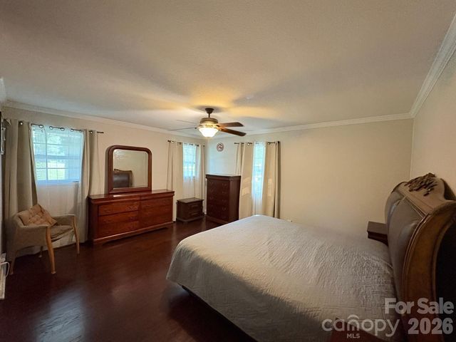818 Hillcrest Avenue, Gastonia, NC 28052