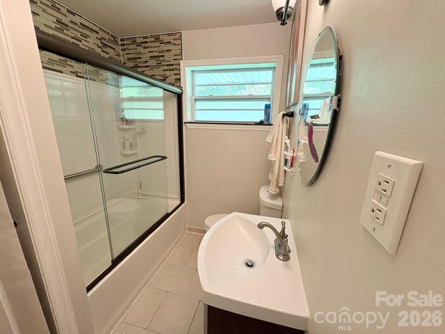 818 Hillcrest Avenue, Gastonia, NC 28052